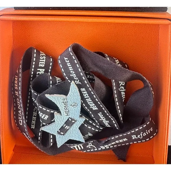 Hermès Petit H Rocking Horse Print Silk brooch. Free COA! - Picture 7 of 10